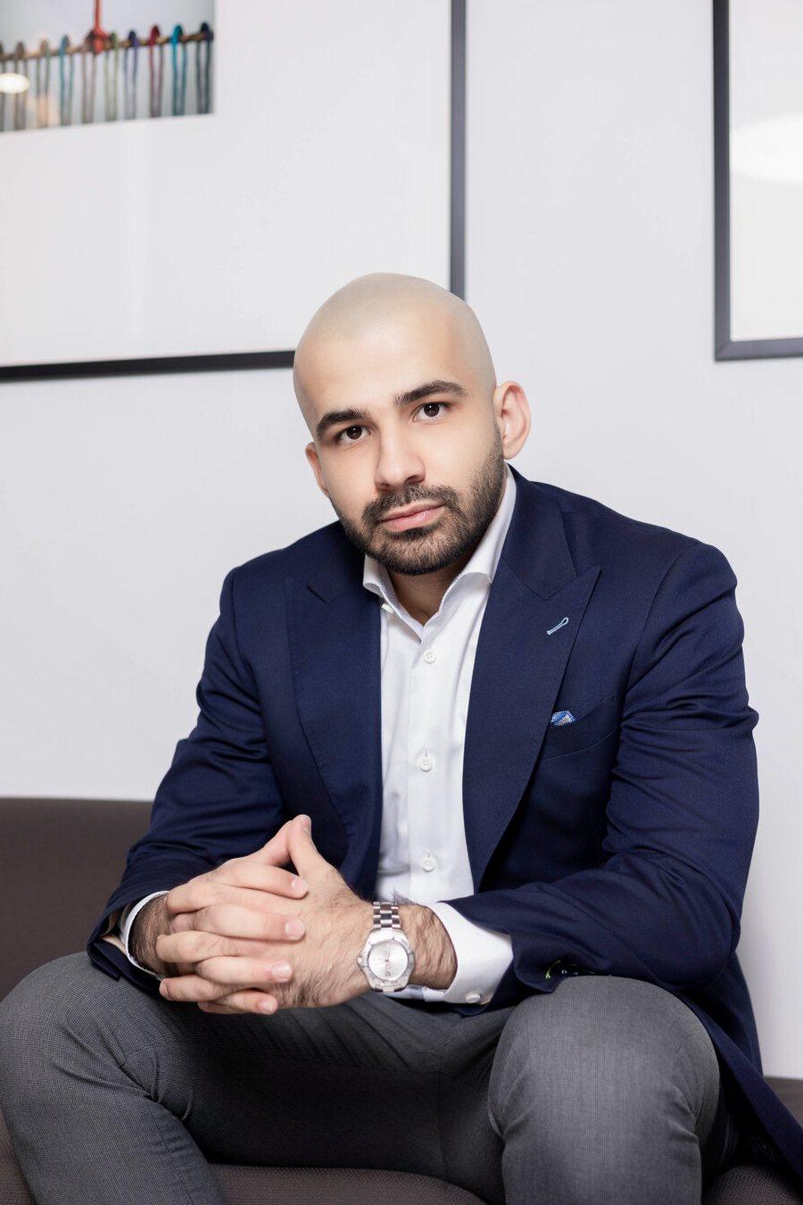 Ramin Karimi at work