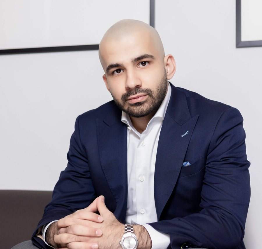 Ramin Karimi at work